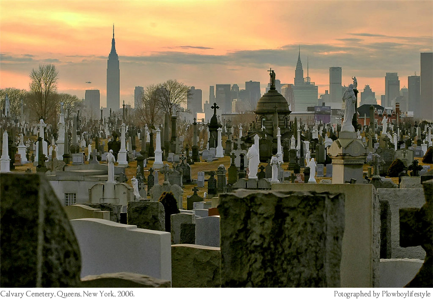 Calvary Cemetery, Queens, New York, photographed by Plowboylifestyle, 2006 via Wikipedia_TYoH